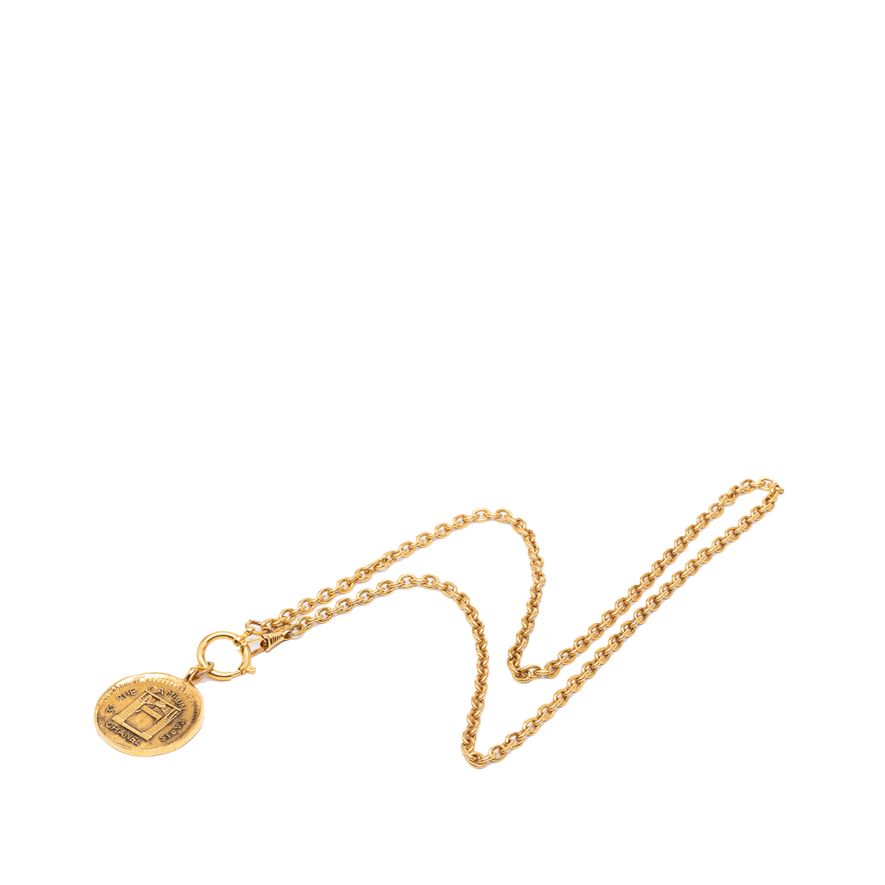 Pre-Loved Chanel Gold Plated 31 Rue Cambon Medallion Pendant Necklace - Picture 1 of 6